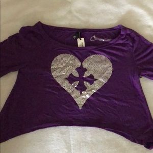 Black heart long sleeve crop tee